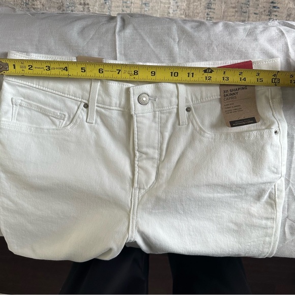 Levi’s 311 Shaping Skinny Capri Jeans White Mid Rise Size 12 W31 NWT - Picture 8 of 11